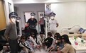 凭祥两个卖淫窝点藏身小区，警方搜出一批账本和避孕套！刑拘3人