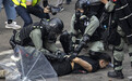 自食后果！香港保安帮暴徒带武器被抓 如今后悔了