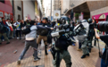 香港暴徒再滋事，港警当场制服数人