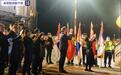 中国专家医疗队受最高礼遇迎接 塞尔维亚总统亲吻五星红旗