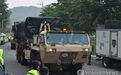 驻韩美军连夜将装备运入萨德基地 当地居民阻挠5人受伤