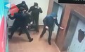 莫斯科枪战追捕视频曝光:1名警察单挑5名嫌犯