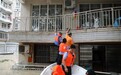 群众被困洪水中 合川警方紧急救助