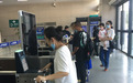 潜江火车站全力保障旅客“双节”出行需求