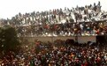 尼日利亚数千民众洗劫政府粮仓：掀翻屋顶，墙被戳出窟窿