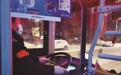 公交首班车驾驶员：唤醒城市的早行人+