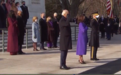 美国新任总统拜登到国家公墓献花，奥巴马、小布什及克林顿出席