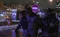 俄罗斯抗议者打扮成蝙蝠侠被捕