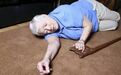 跌倒已成老年人意外致死首因，宁波超艺教你如何预防老人摔倒？