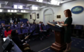 白宫计划对采访记者收取新冠检测费，招致反对
