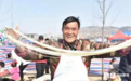 山东“拉面哥”每天被数百人围得水泄不通：请别再打扰我的生活！