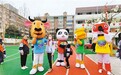开学第一天 老师扮第十四届全运会吉祥物欢迎学生回归