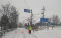 受降雪及路面结冰影响 甘肃这些路段交通管制