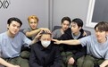再现摸头杀！EXO成员朴灿烈入伍画面公开