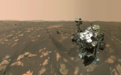 NASA火星探测器“毅力号”发回全身照 与“机智号”直升机同框