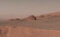 NASA“好奇号”传回在山顶拍摄的火星风景全景照
