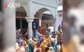 “女神”赐的水可防新冠？印度数百村民聚集讨水喝
