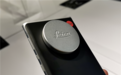 1英寸大底！徕卡Leitz Phone 1真机图曝光：镜头盖吸睛