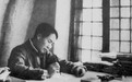 七七事变爆发前，毛泽东身在延安撰写《实践论》