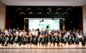 同学们创喜人成绩 杭州橄榄树学校举行首届国际高中部毕业典礼