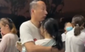 郑州地铁乘客口述获救经历：一旁情侣紧紧抱在一起