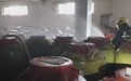 地震致泸州陈年窖200余吨白酒泄漏