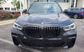熏黑格栅更具冲击力！宝马X5实拍，搭3.0T引擎，内配悬浮大屏
