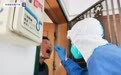武汉援沪医疗队为上海156家居民进行上门核酸采样