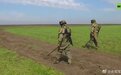 俄工兵在乌东北部排雷协助春耕