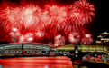 俄罗斯多地燃放烟花纪念卫国战争胜利77周年 彩色花火照亮夜空