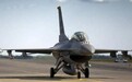 美国战机又现着陆事故：1架F-16战斗机滑出跑道