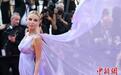群星亮相戛纳电影节影片《无限悲情》首映红毯
