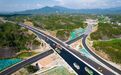 平益高速路面工程进入最后工序 冲刺年底通车目标