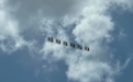 美飞机在特朗普海湖庄园上空拉横幅 写有大字“哈哈哈哈哈哈”