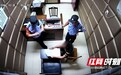 “限高令”男子冒用他人身份乘车 行拘5天