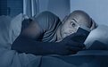 睡觉时把手机放枕边，真的会致癌吗？