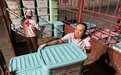 中国红十字基金会救灾物资运抵泸定 支援四川抗震救灾