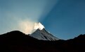世界第八大高峰发生雪崩：多人被埋失踪