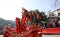 景德镇浮梁县源港村：舞龙灯、演村晚闹新年