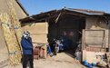 养猪场飘出白酒香遭举报两人被抓 黑作坊生产假知名白酒12000余瓶