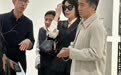 网友香港偶遇梁朝伟刘嘉玲 二人打扮随性一起看艺术展