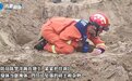 河南原阳一幼童失足坠入6米深桩洞，消防员2小时成功营救