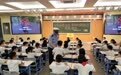 东莞交警松山湖大队走进东华小学，开展“安全带、安全头盔守护生命”直播大课堂