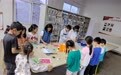官渡镇段庄村：“萌娃彩泥传爱意”母亲节创意手工活动