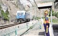 山坳里的防洪"守望者"：24小时值守只为确保列车安全