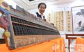 六旬老人收藏近百把老算盘 传承珠算文化