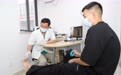 上海十院开设“甲病门诊” 有美甲爱好者因甲床受损来就诊