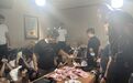 武汉警方捣毁一大型赌博窝点 抓获65人收缴赌资近50万元