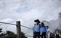 “莲花峰小哥”：“在黄山最高峰做一道有趣的光”