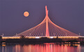 河北石家庄：中秋明月映彩桥